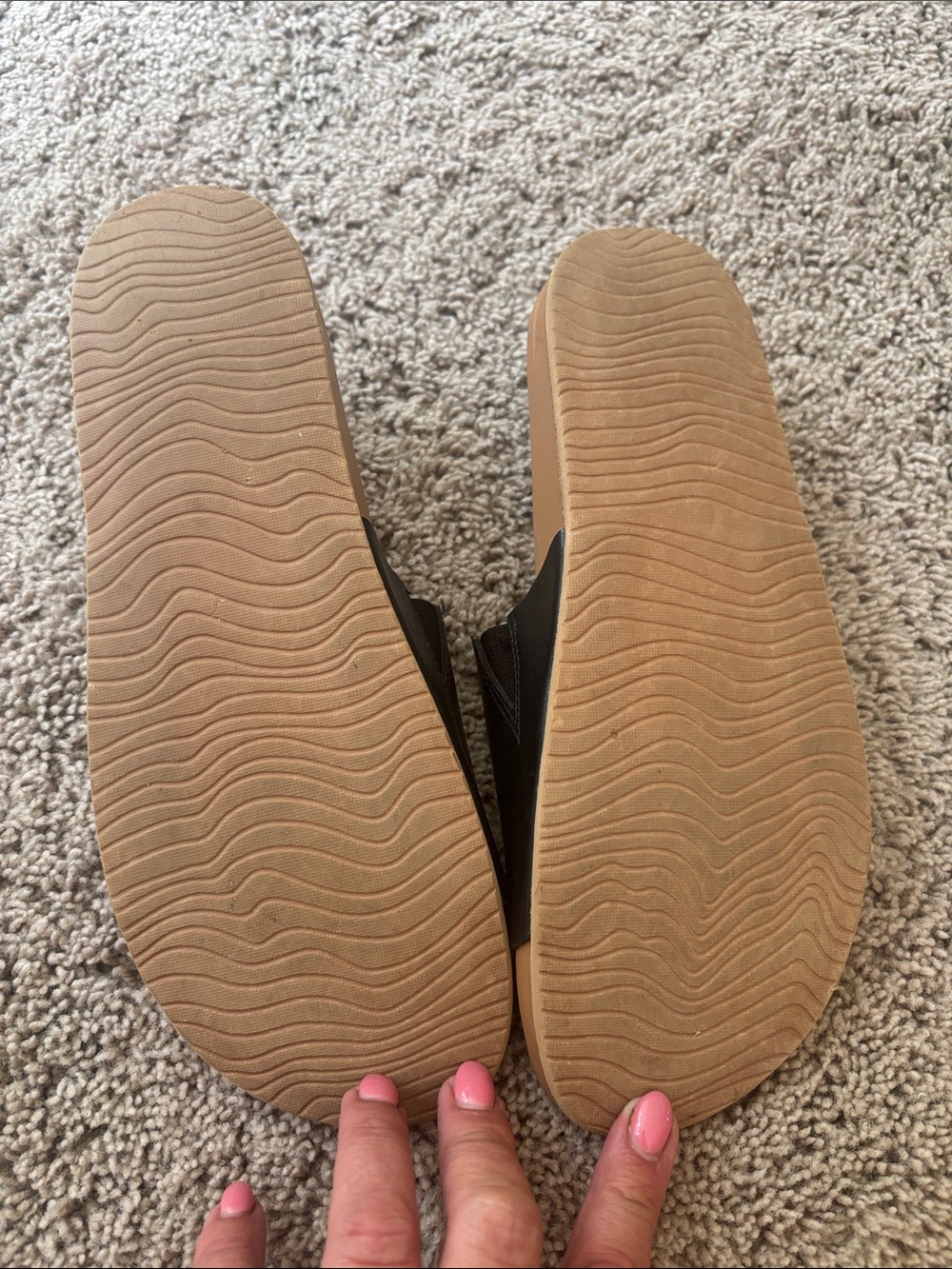 Reef Women's Black and Tan Slide Sandals - Picture 4 of 5